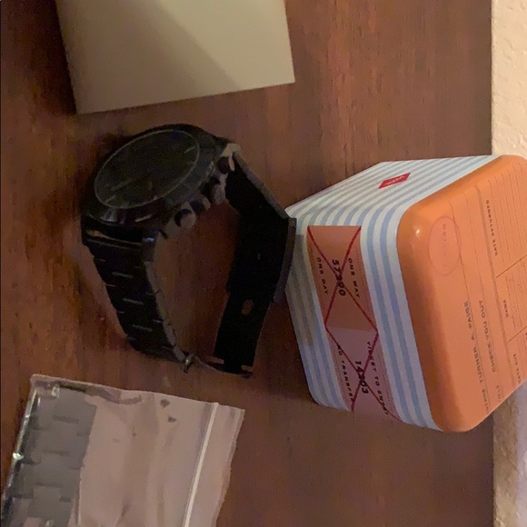 FOSSIL WATCH WITH BOX - Picture 4 of 6